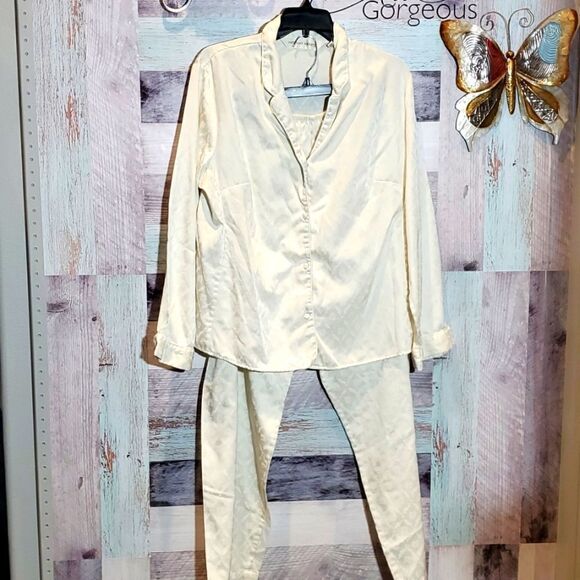 Vintage Victoria's Secret L Cream 2pc Jacquard Print Pajamas Snuggly Soft - Picture 1 of 9
